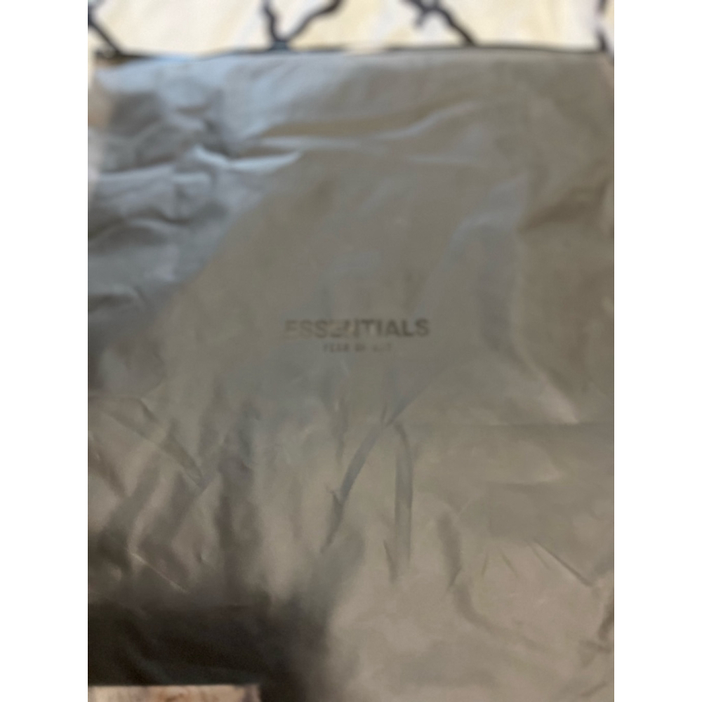 NWT Men's Fear of God Essentials T-Shirt Medium or Large Black V-Neck - Picture 7 of 8